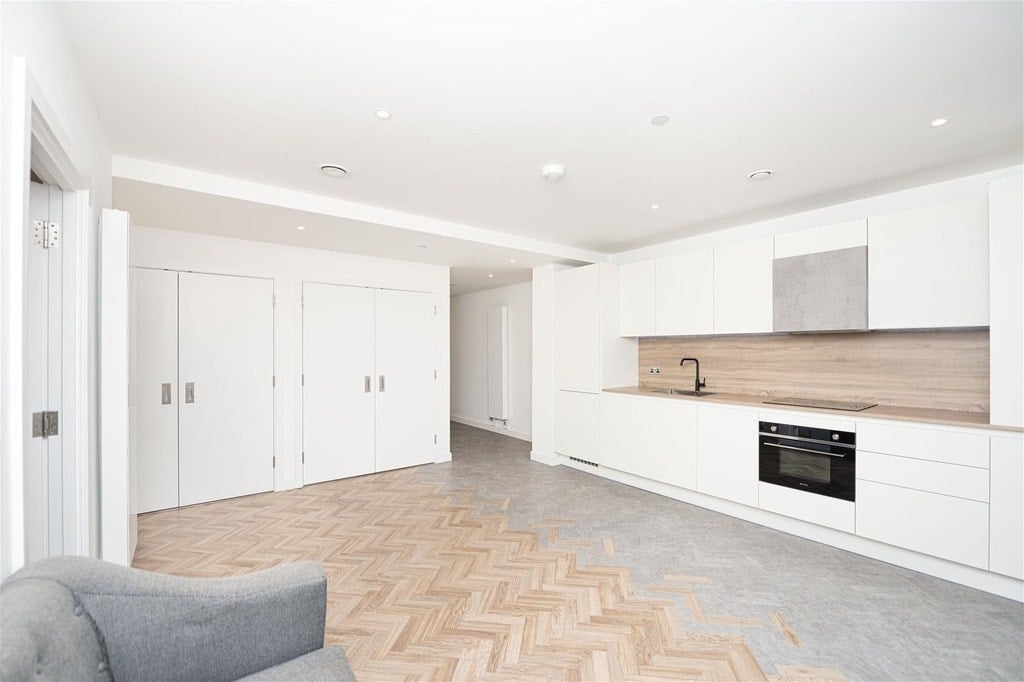 Flat Gillender Street in Greater London