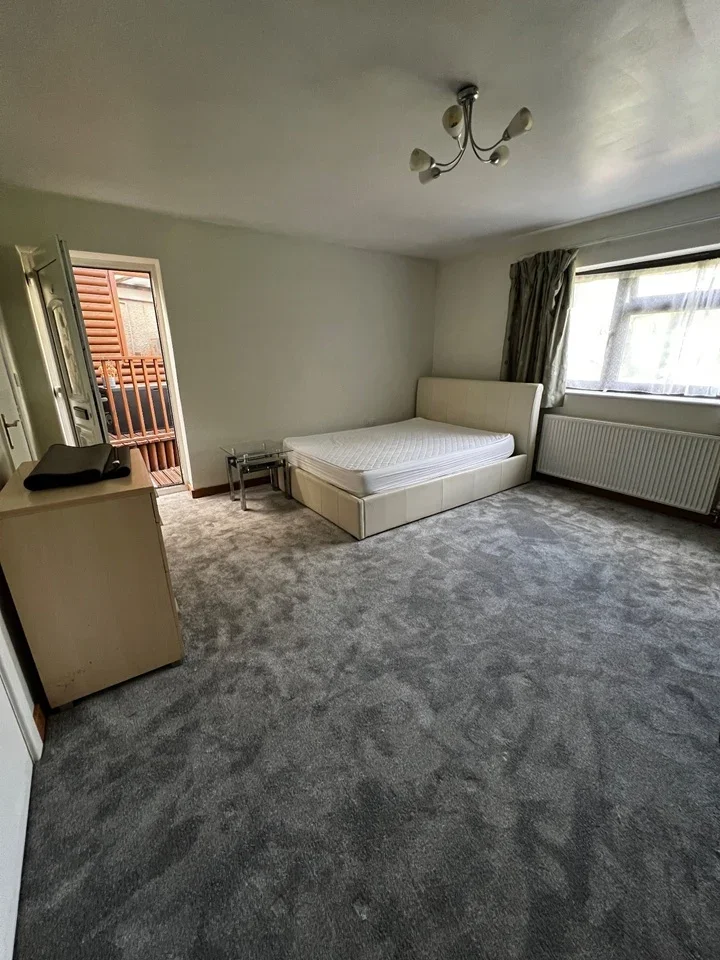 Flat Swyncombe Avenue in Greater London