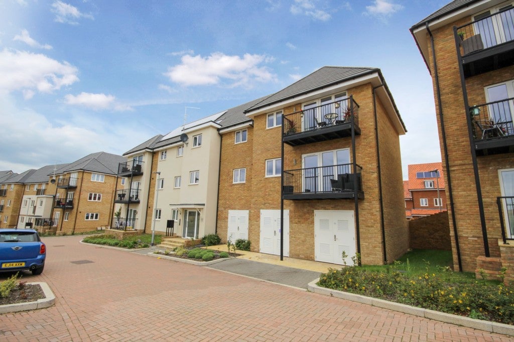 Flat Duncan Road in Binfield