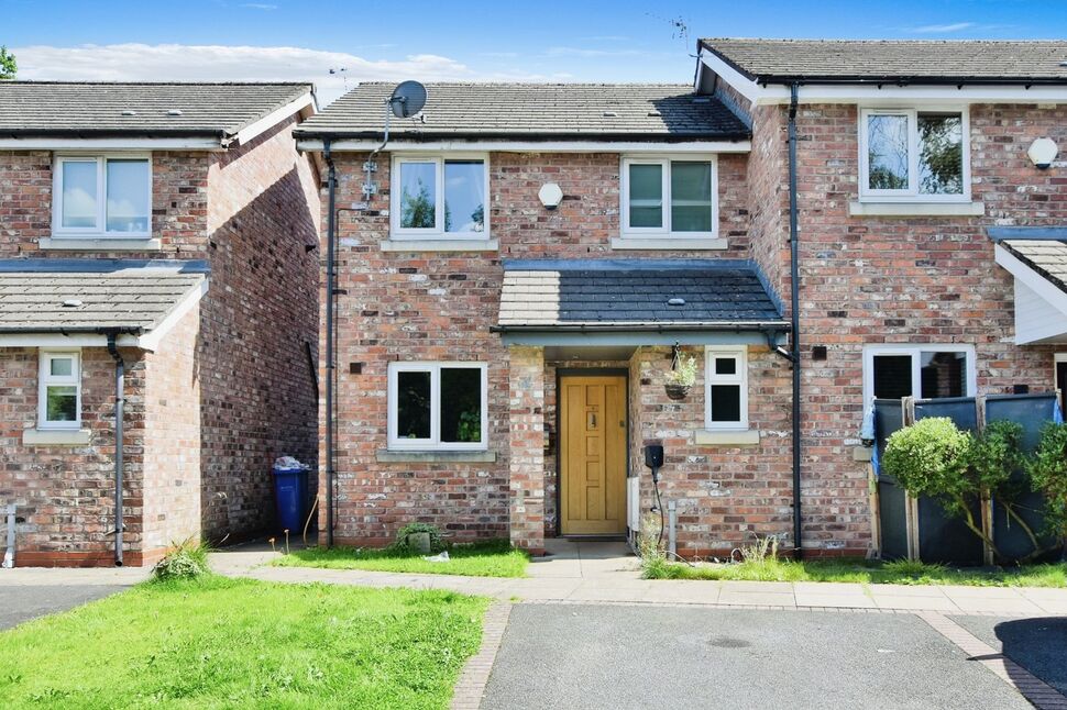 House Ashdown Close in Stockport