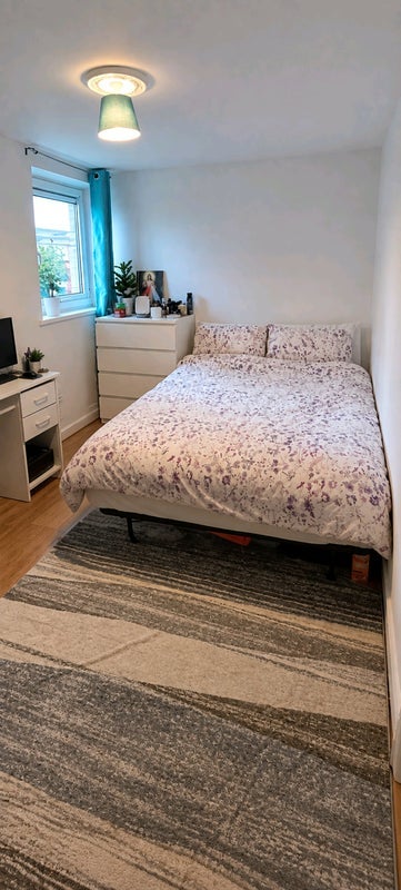 Room Erebus Drive in Greater London