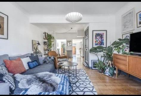 Room Cranbourne Road in Greater London