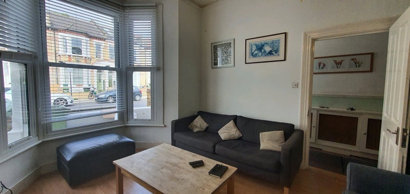 Room Bloemfontein Road in Greater London