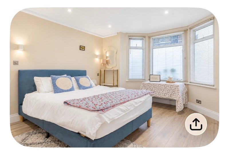 Room Disraeli Road in Greater London