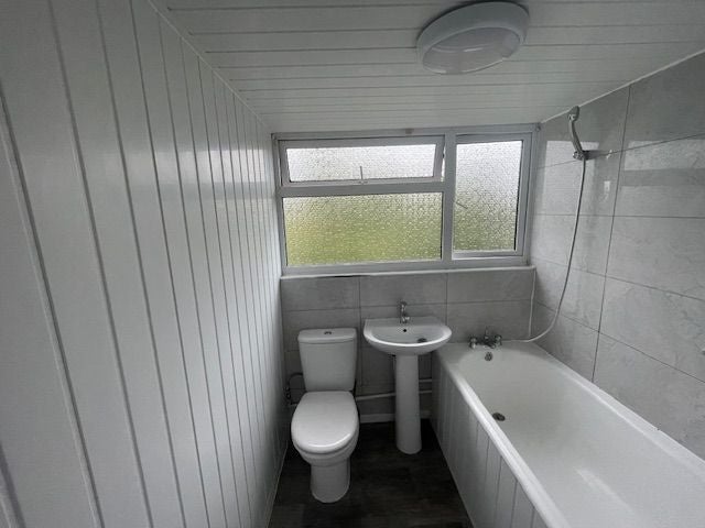 Room Brendon Avenue in Luton