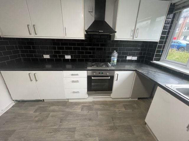 Room Brendon Avenue in Luton
