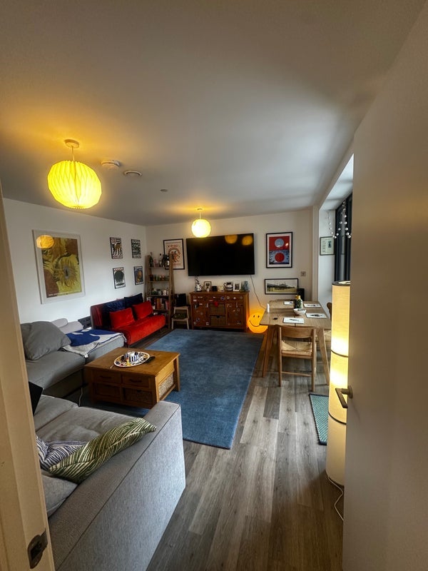 Room Clapham Road in Greater London