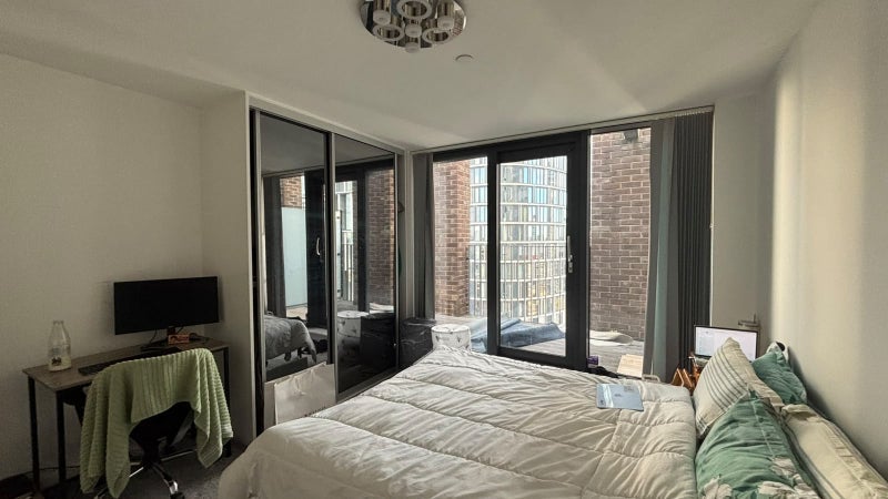 Room Great Eastern Road in Greater London