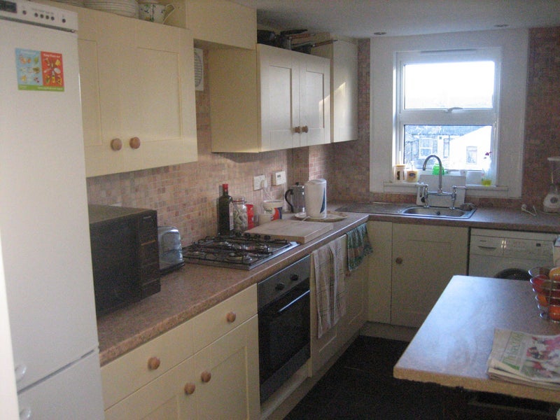 Room Winterbourne Road in Greater London