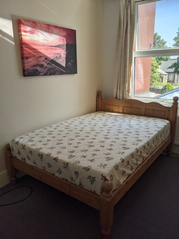 Room Winterbourne Road in Greater London