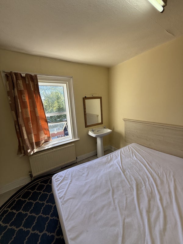 Room Talgarth Road in Greater London