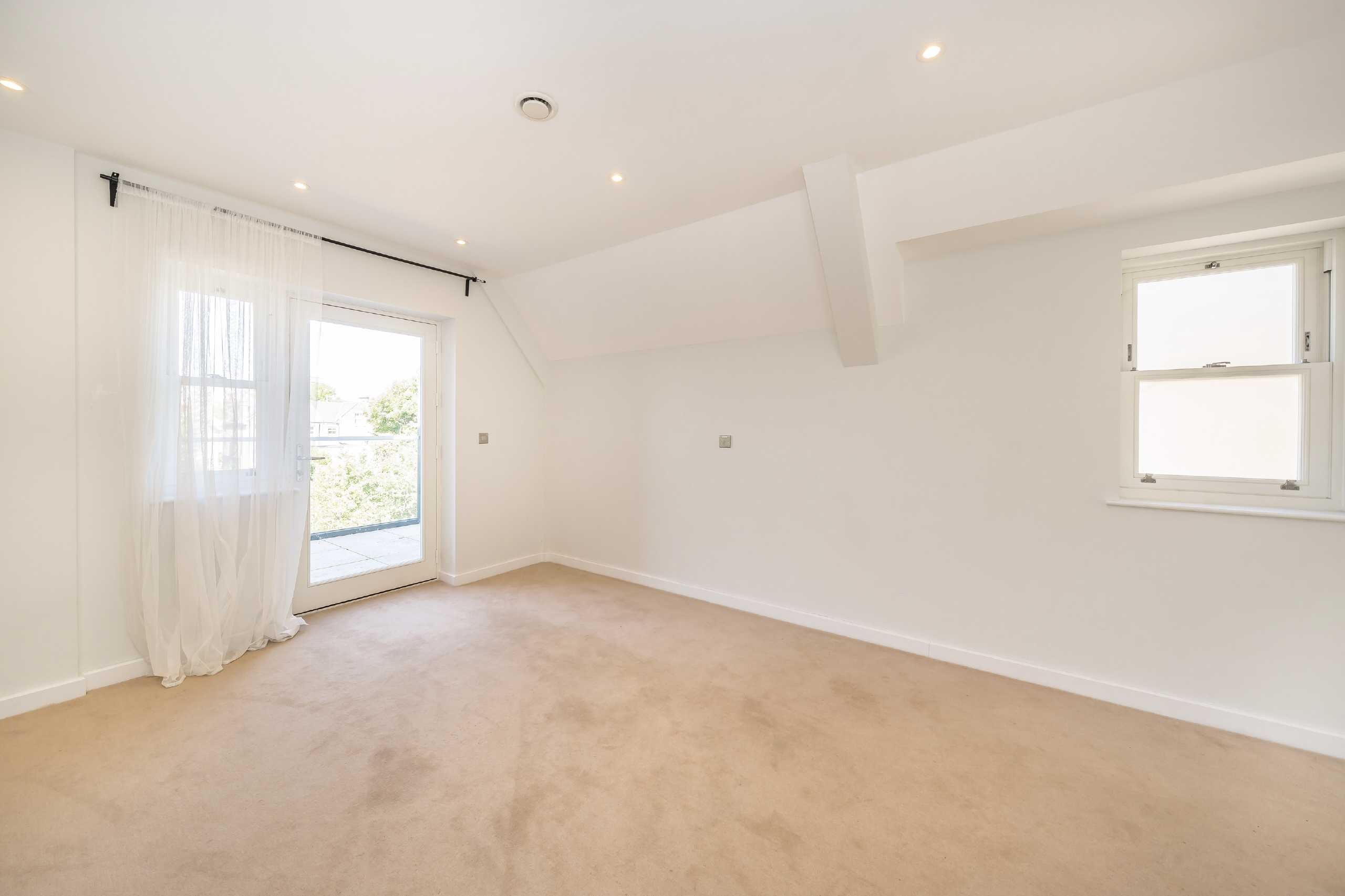 Flat Burlington Gardens in Greater London
