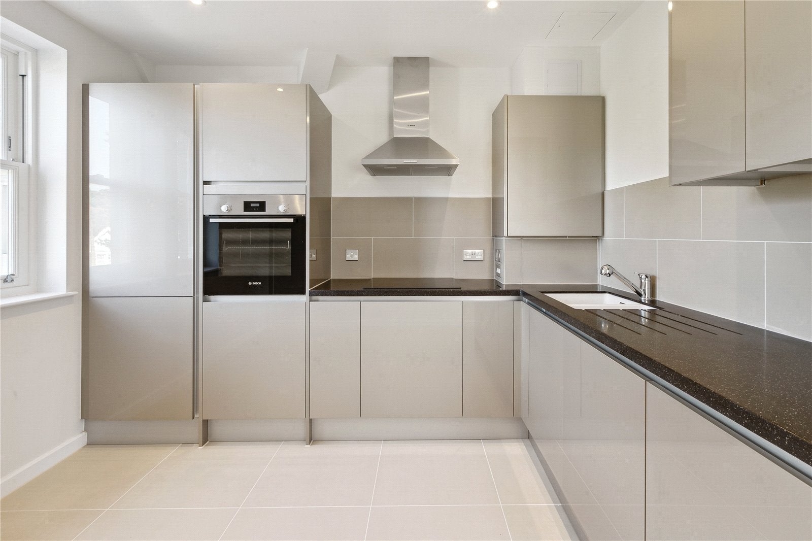 Flat Burlington Gardens in Greater London