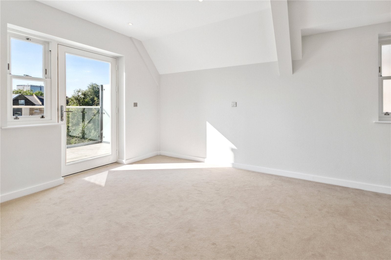 Flat Burlington Gardens in Greater London