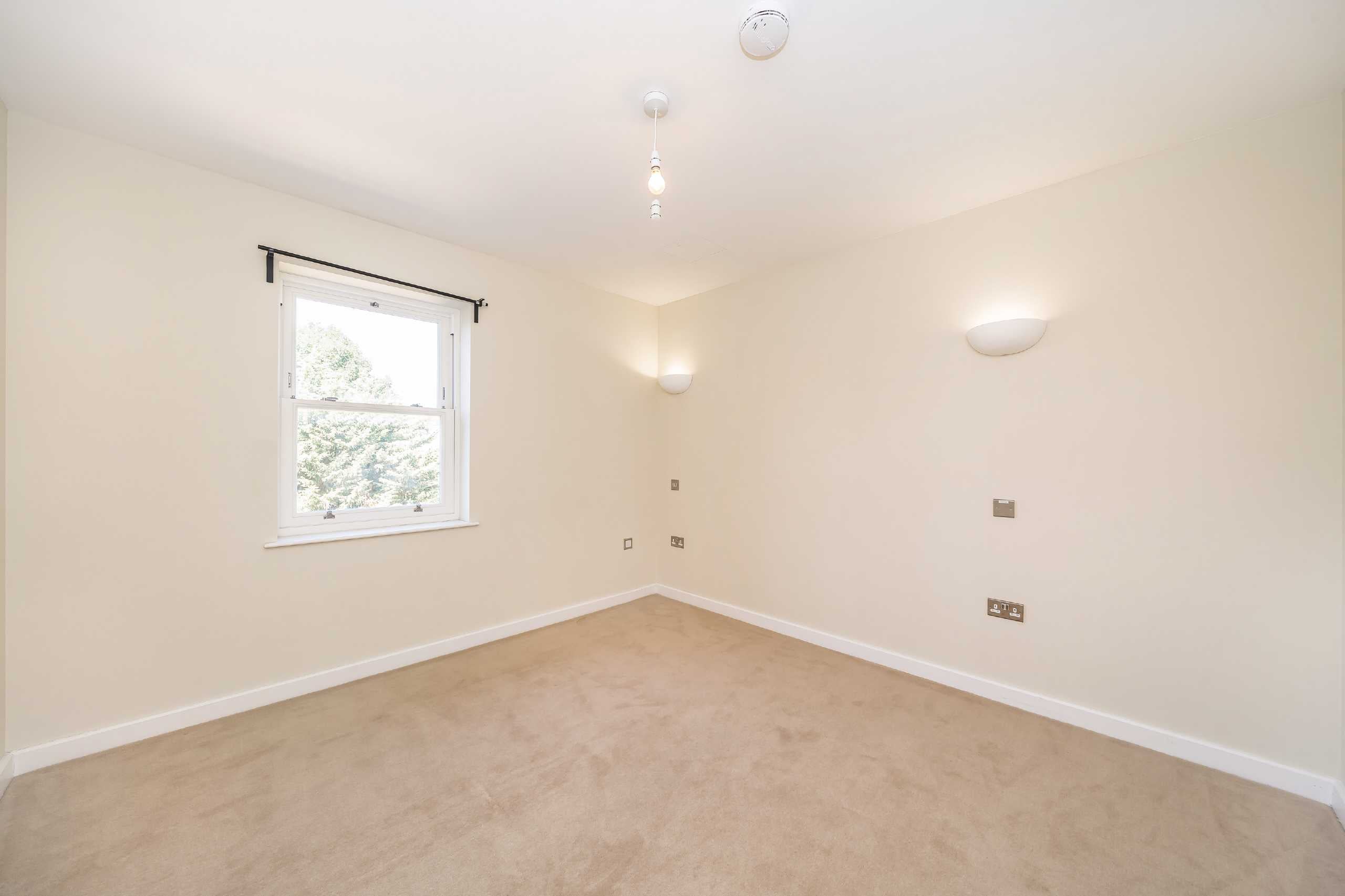 Flat Burlington Gardens in Greater London