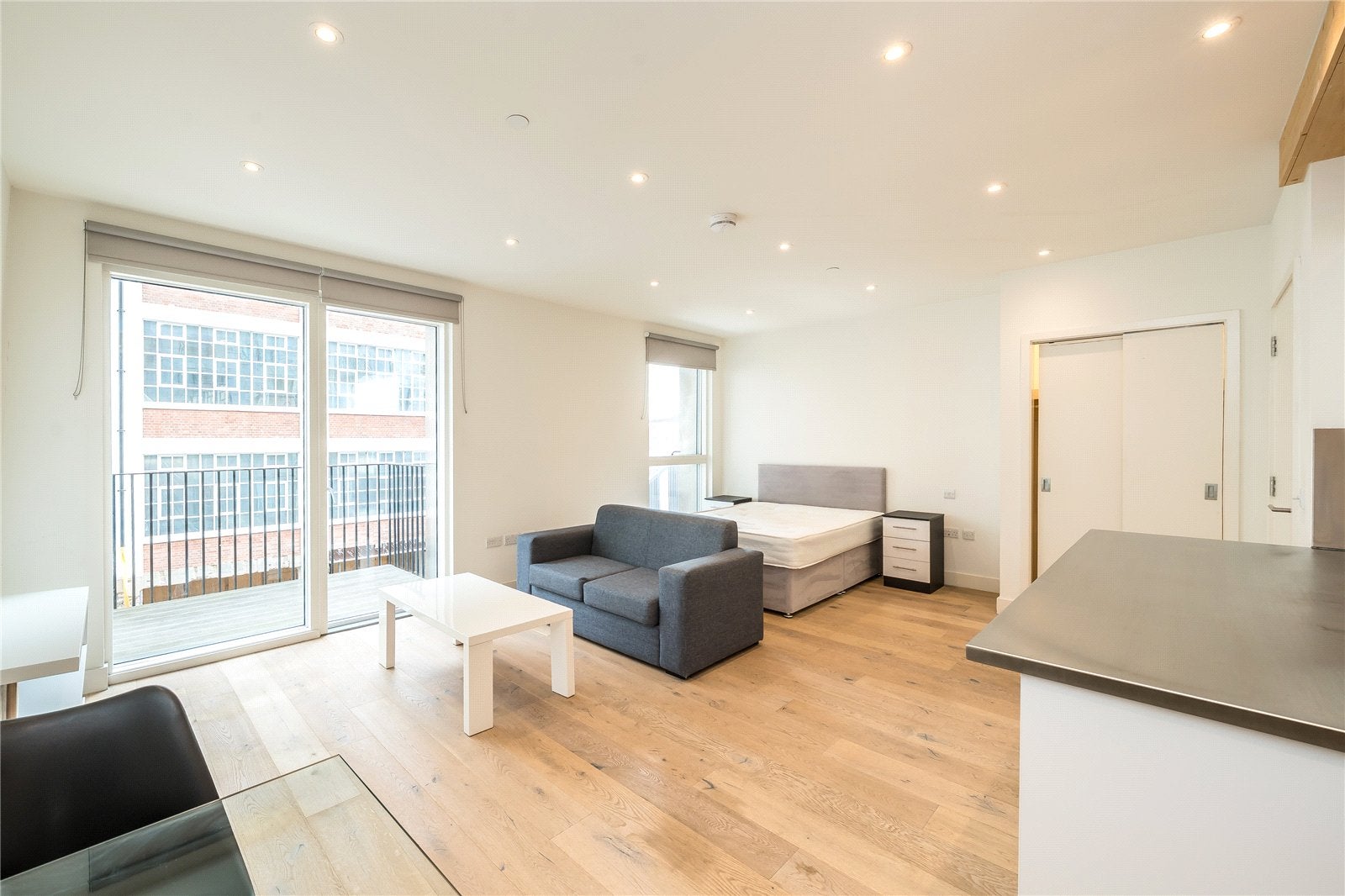 Flat Blyth Road in Greater London