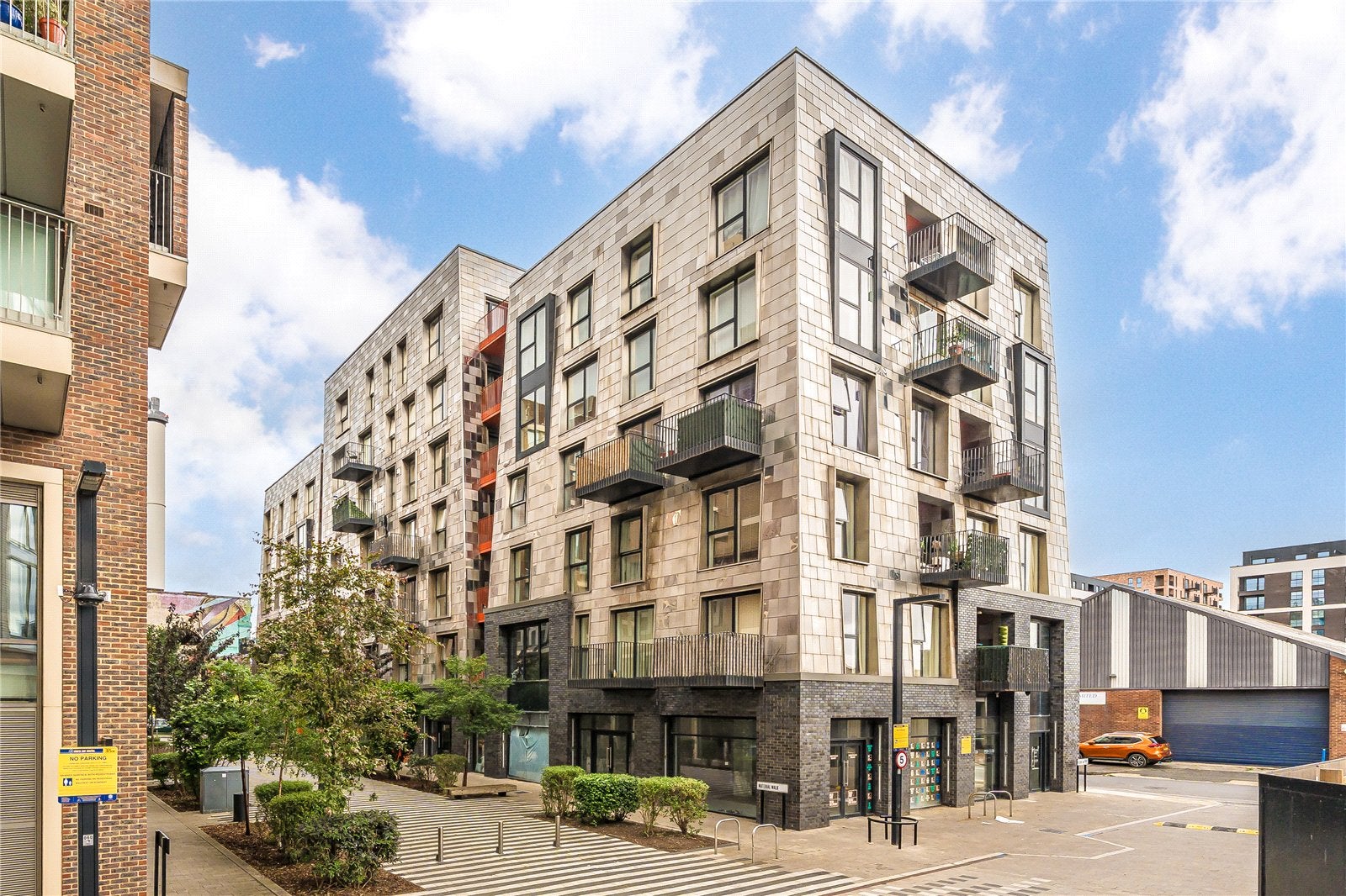 Flat Blyth Road in Greater London