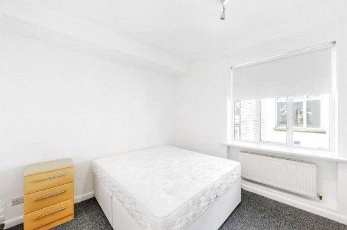 Flat Warren Street in Greater London