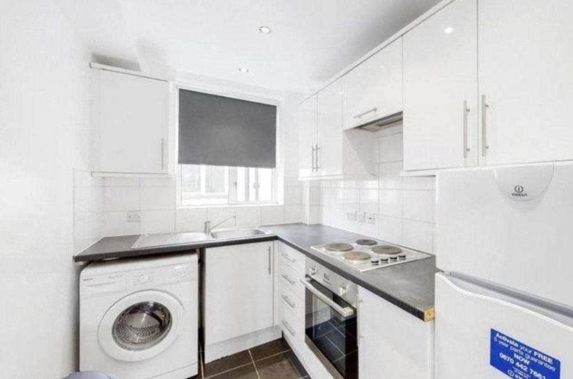 Flat Warren Street in Greater London