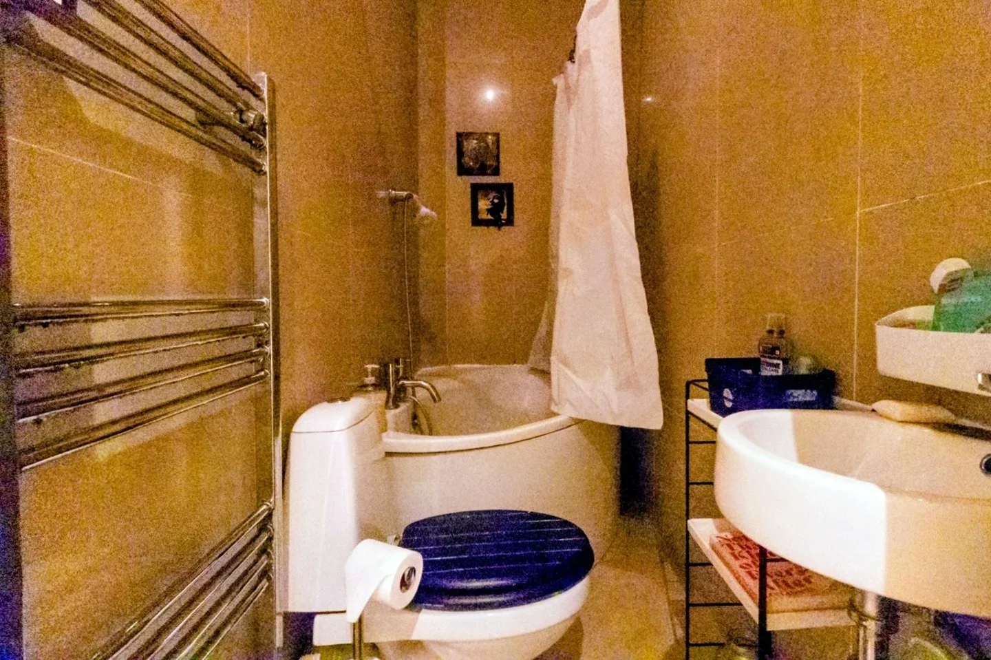 Room Riggindale Road in Greater London