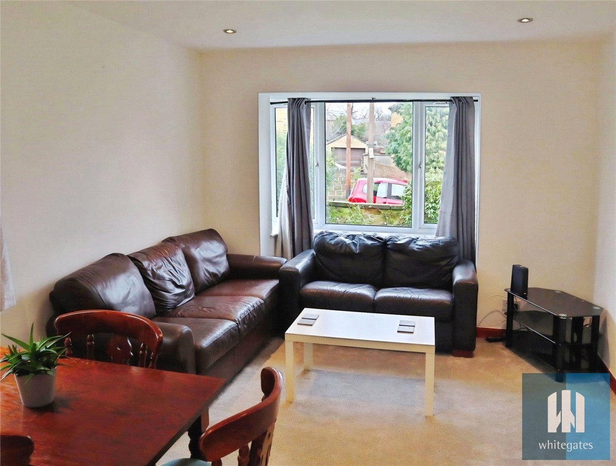 Flat Lynton Avenue in Kirklees