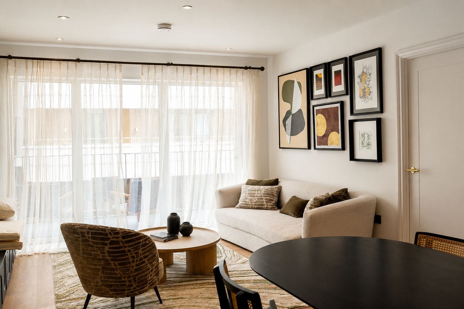 Flat Stephendale Road in Greater London