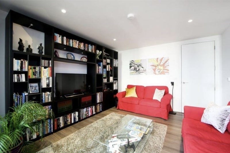 Room Buckhold Road in Greater London