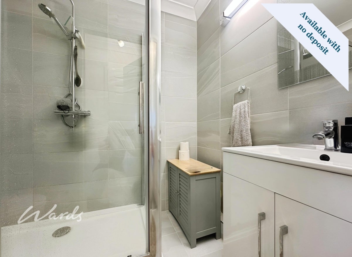 Flat Queen Anne Road in Maidstone