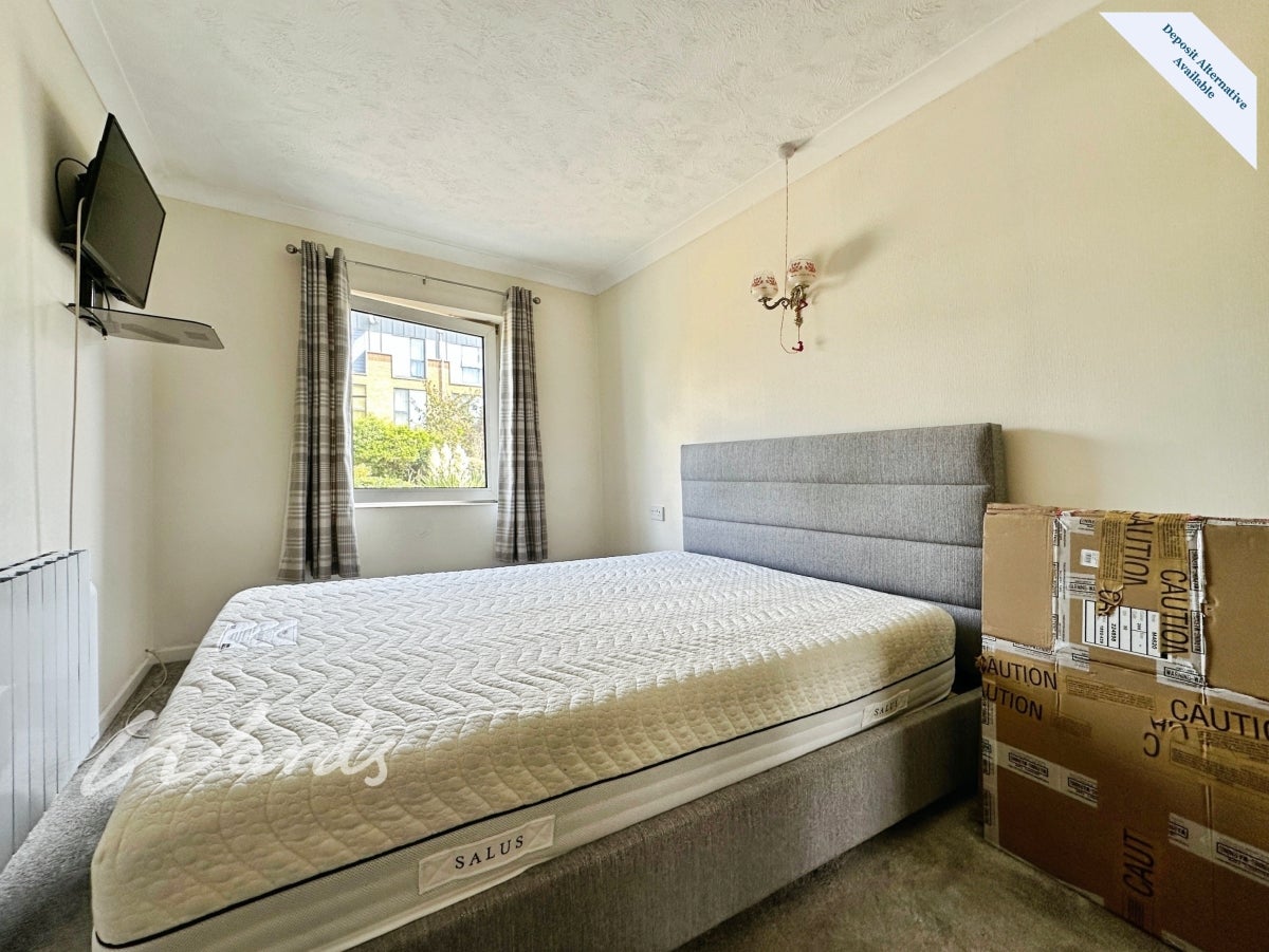 Flat Queen Anne Road in Maidstone