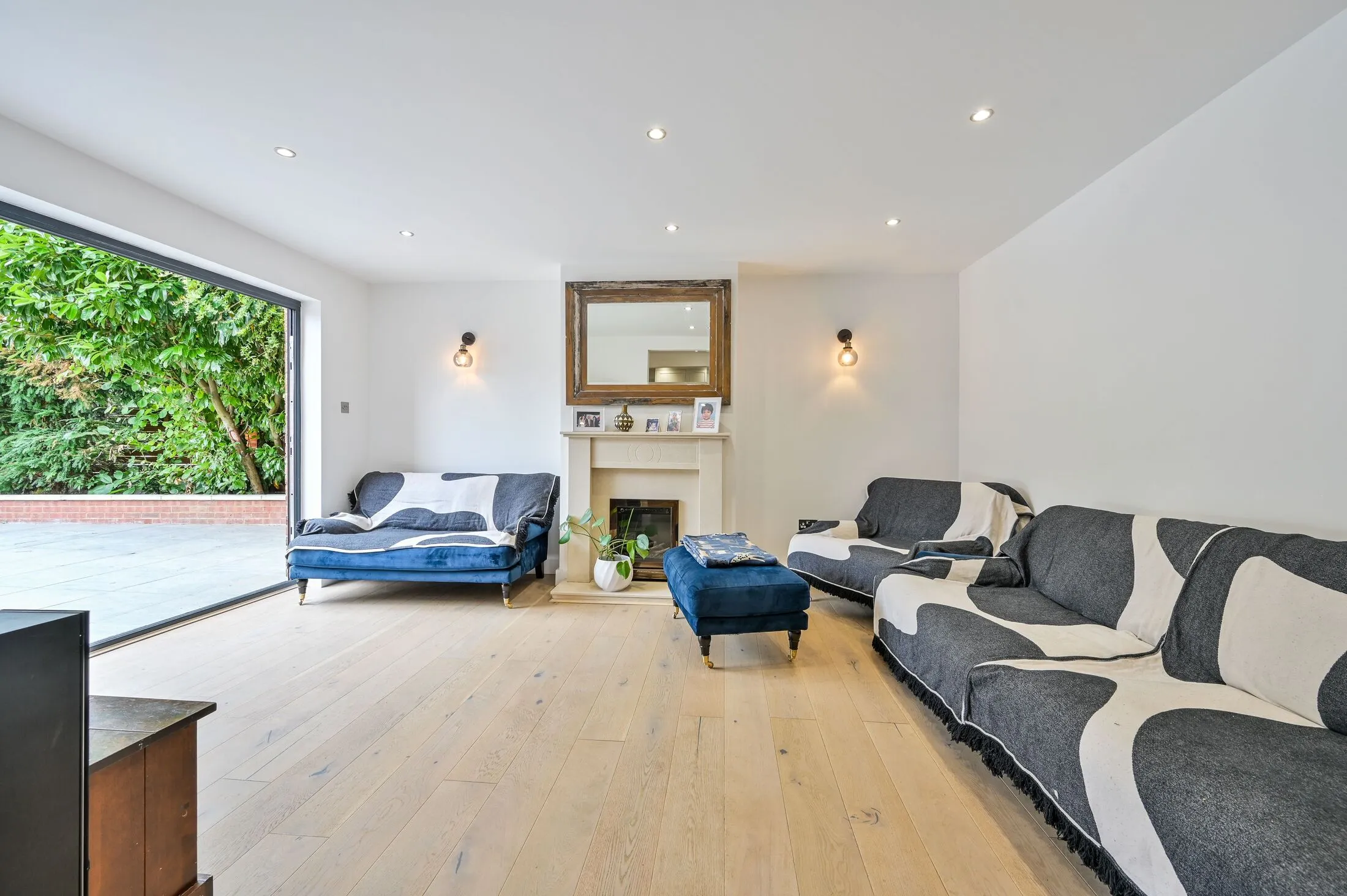 House Presburg Road in Greater London
