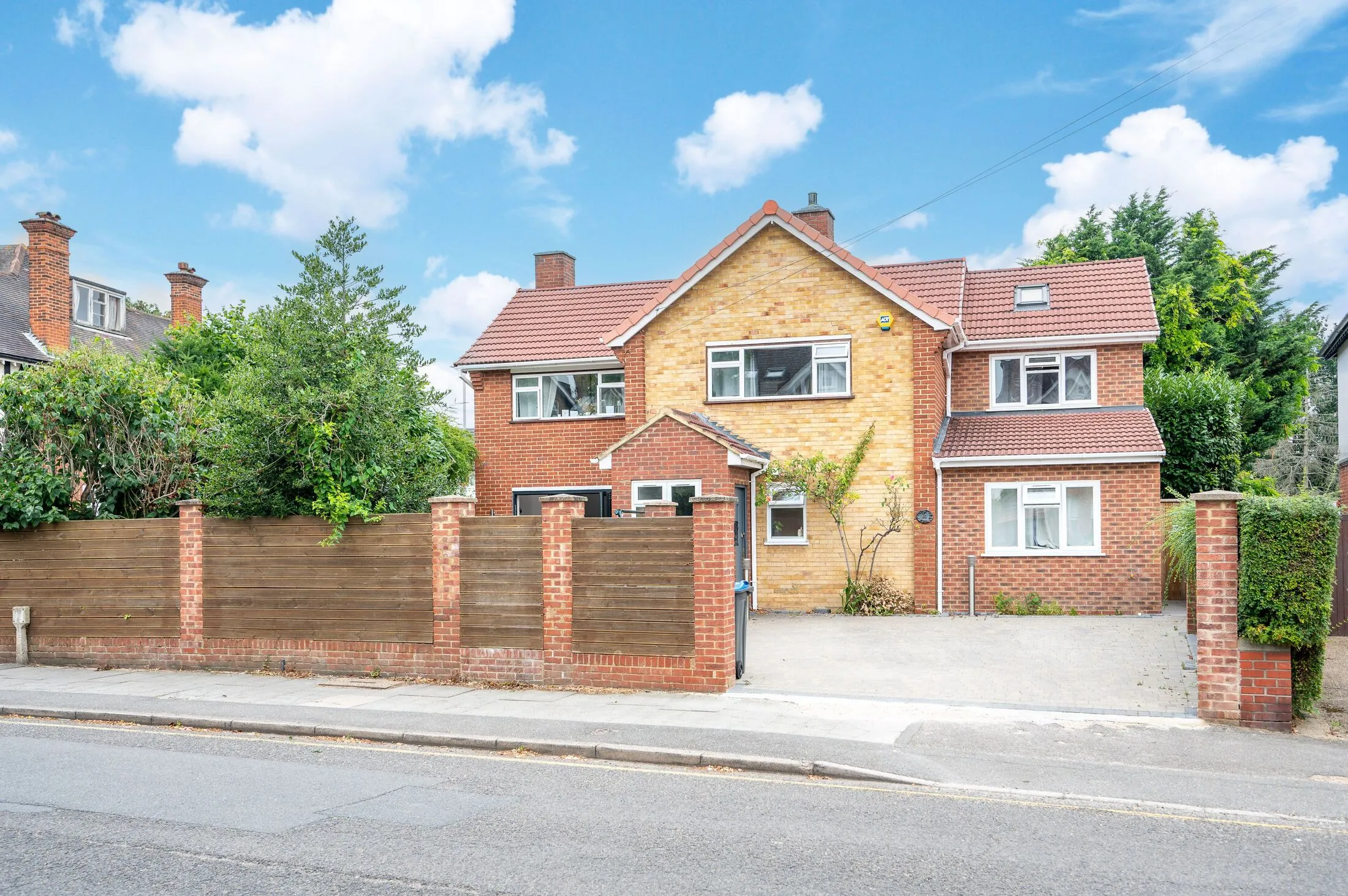 House Presburg Road in Greater London