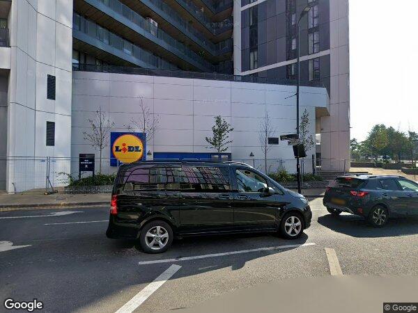 Flat Ealing Road in Greater London