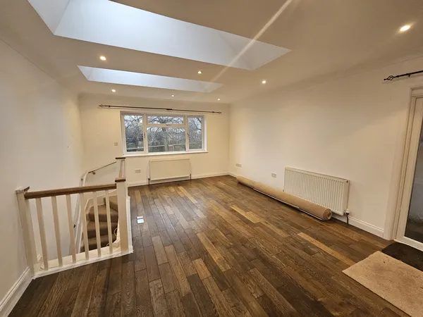 Flat Heathfield Road in Maidstone