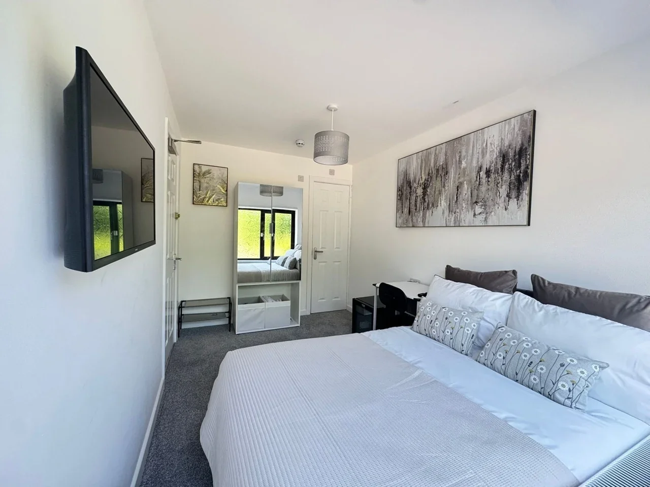 Room Grace Avenue in Campbell Park