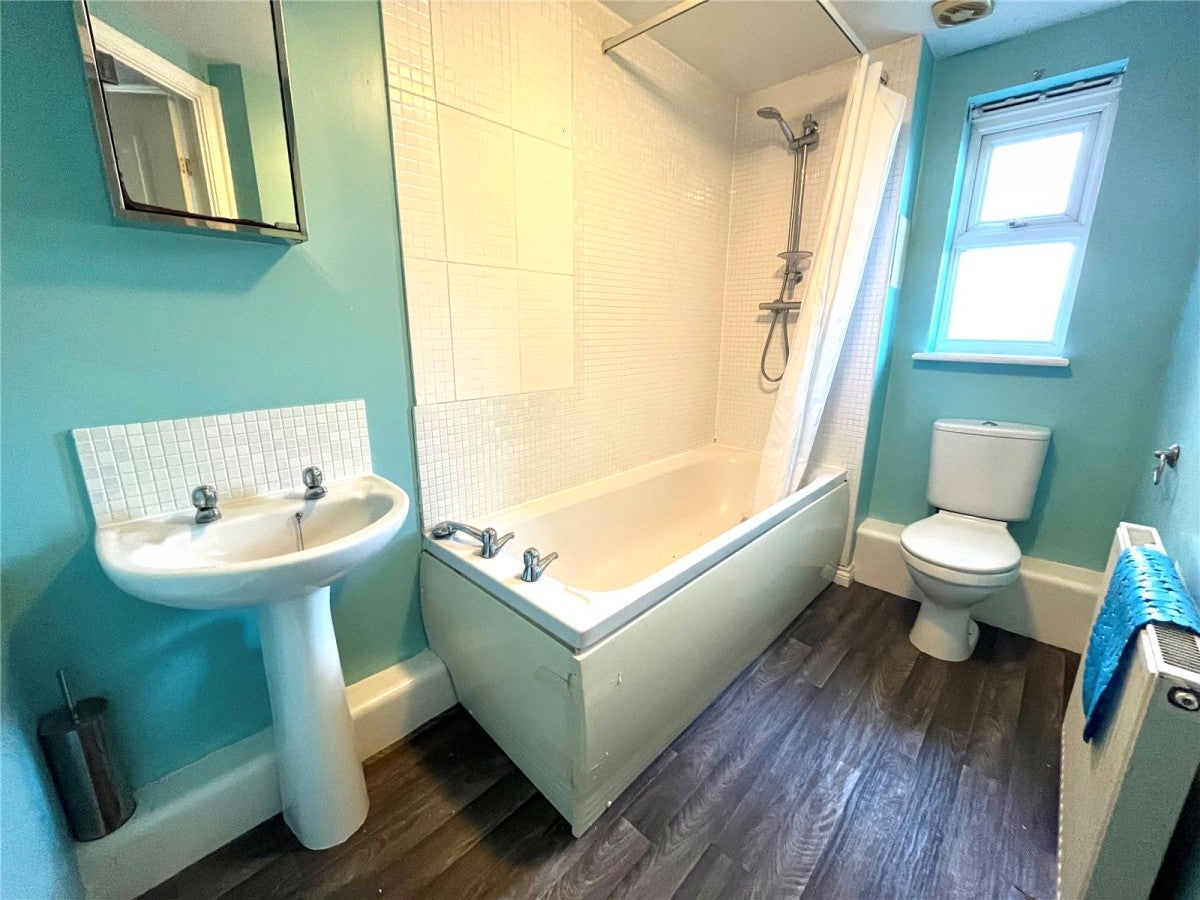 Flat Disraeli Crescent in Erewash