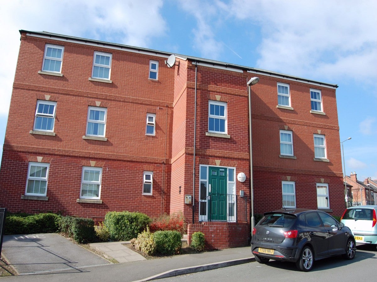 Flat Disraeli Crescent in Erewash