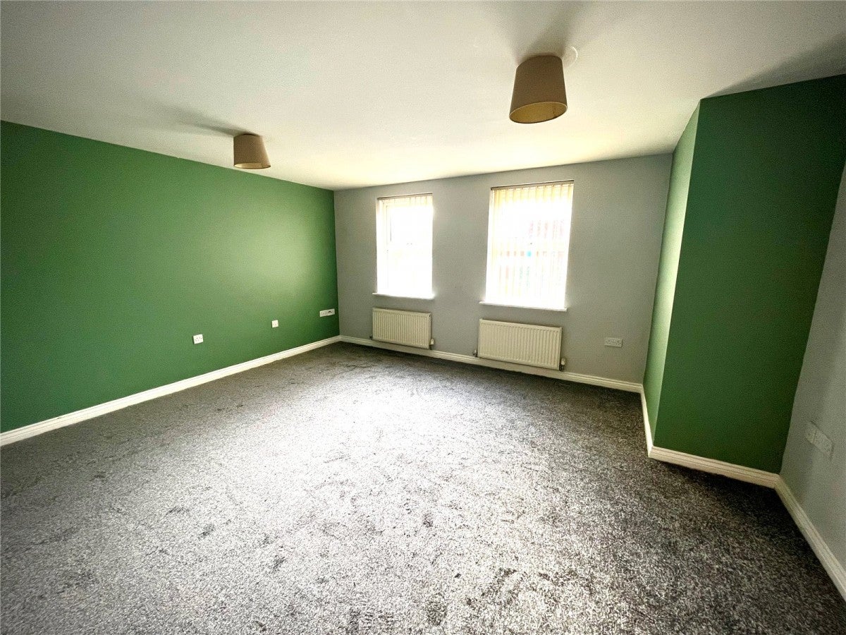 Flat Disraeli Crescent in Erewash