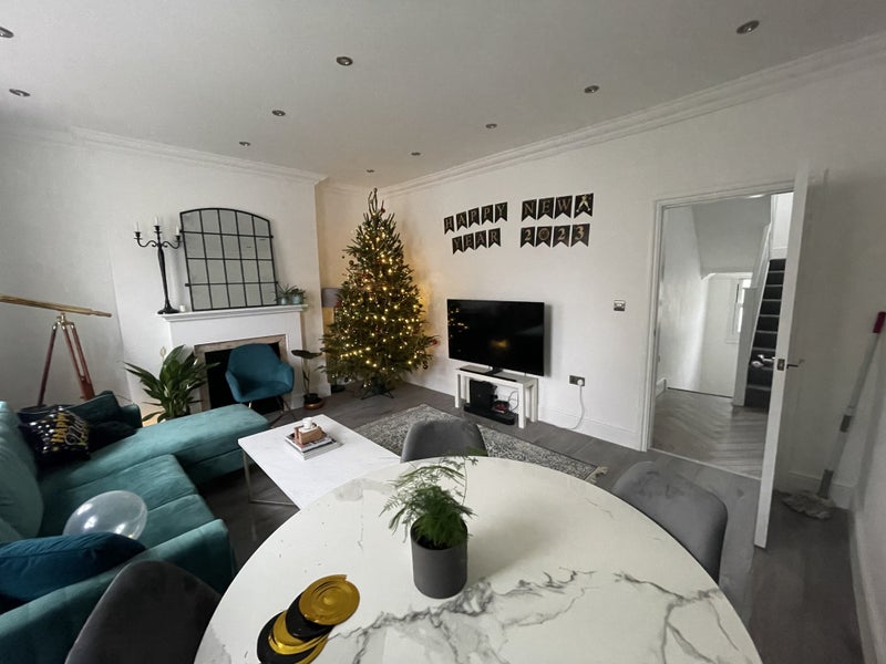 Room Burgh Street in Greater London