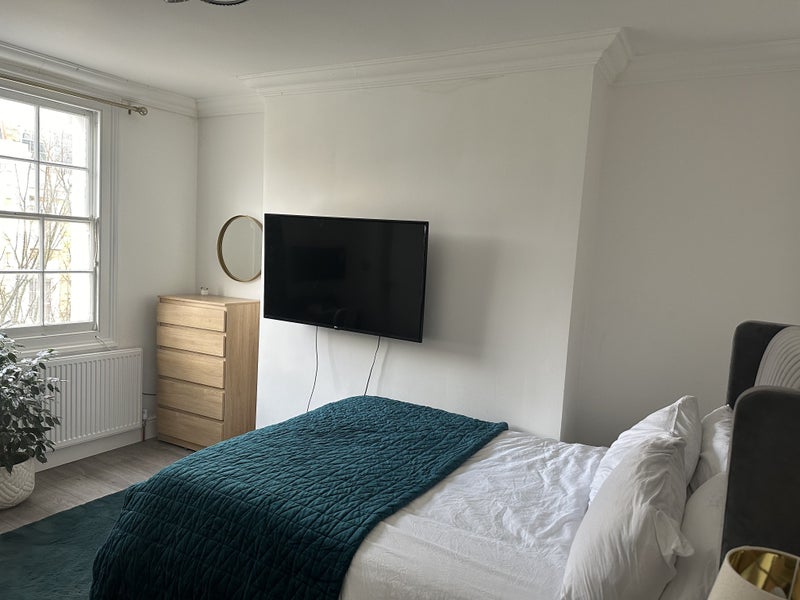 Room Burgh Street in Greater London