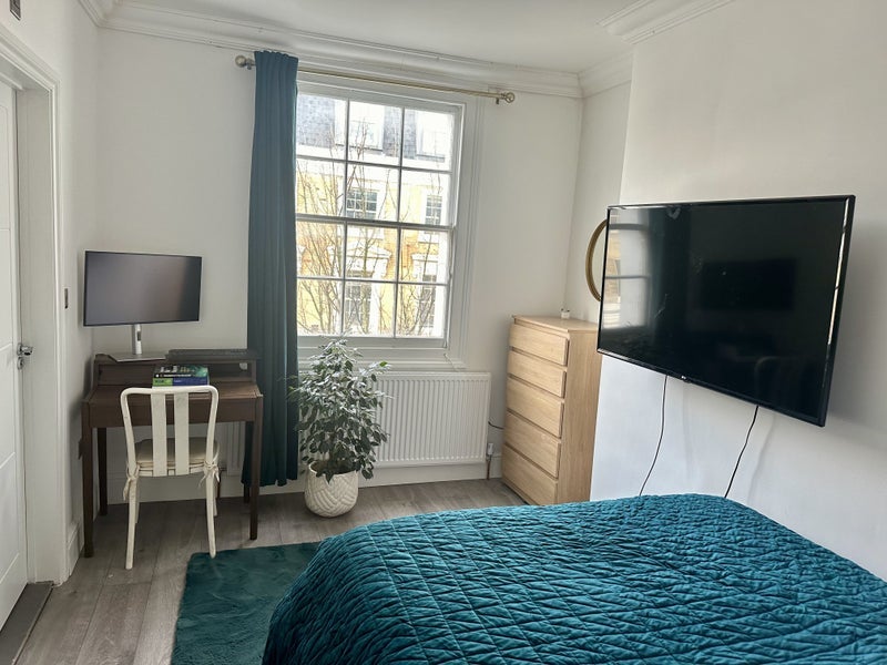 Room Burgh Street in Greater London