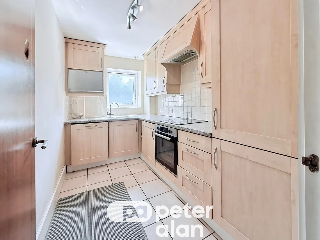 Flat Penarth Portway in Penarth