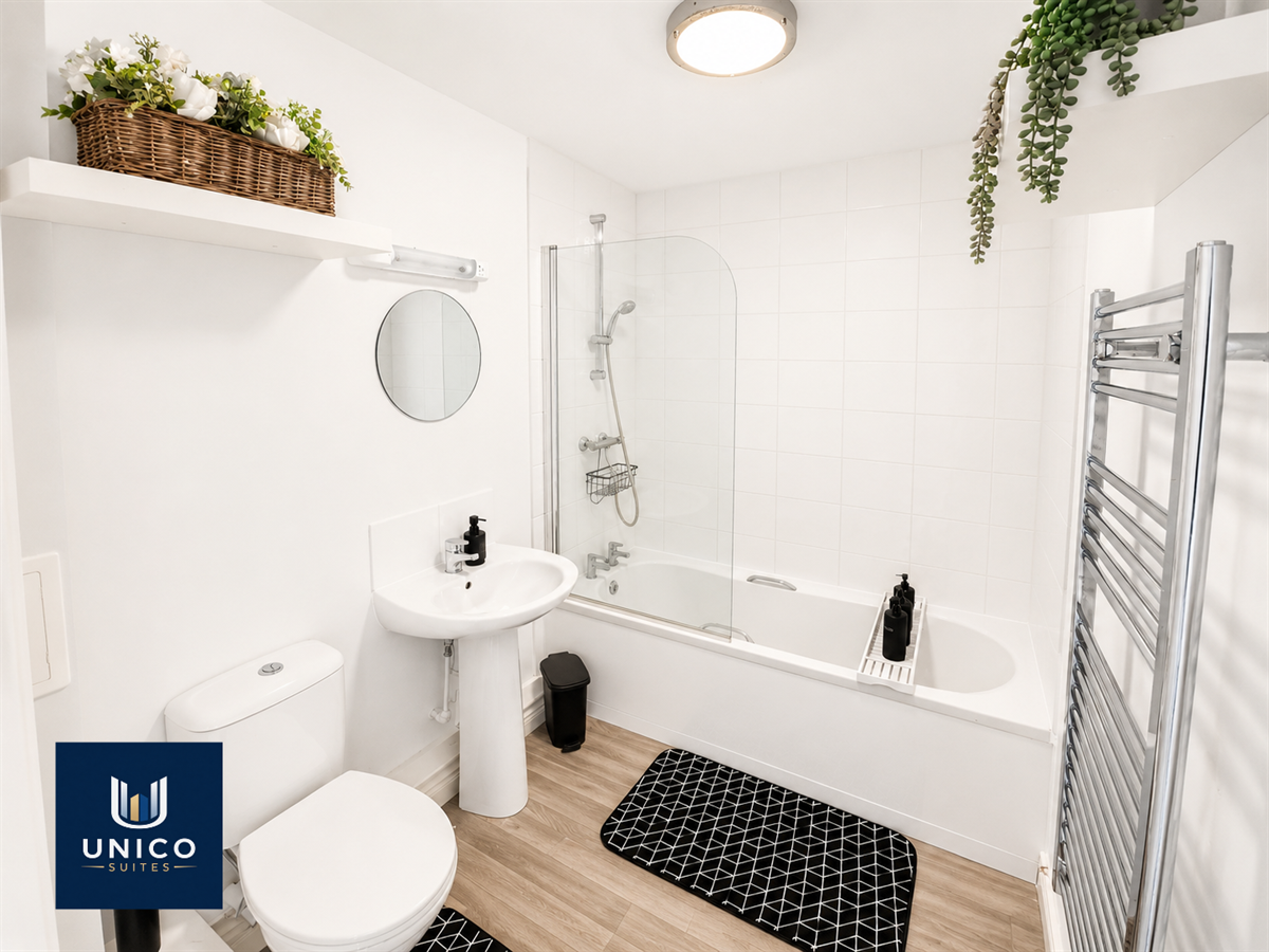 Flat Harrow Close in Bedford