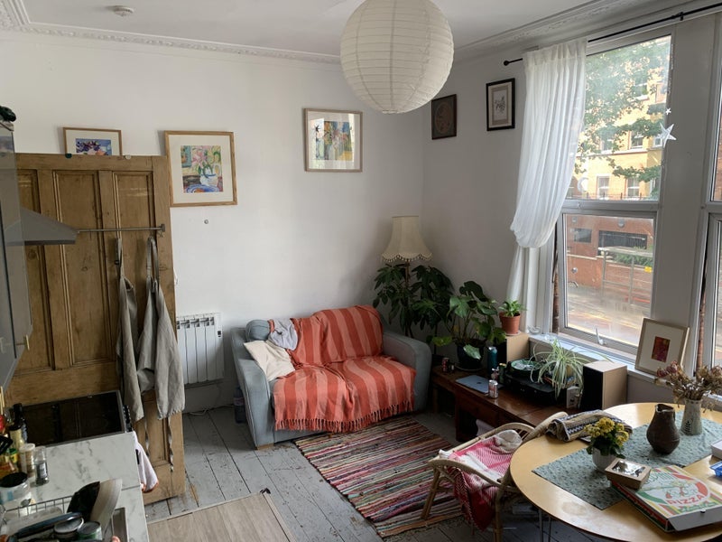 Room Cheltenham Road in Bristol