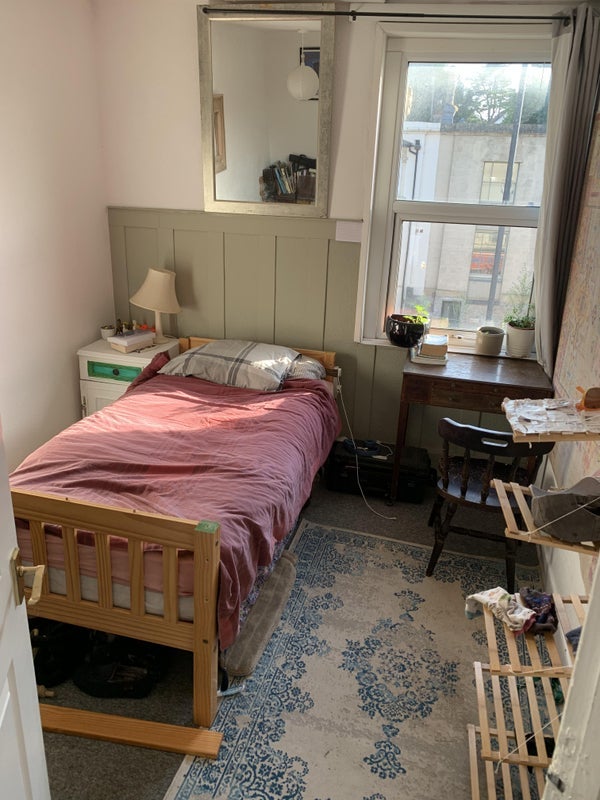 Room Cheltenham Road in Bristol