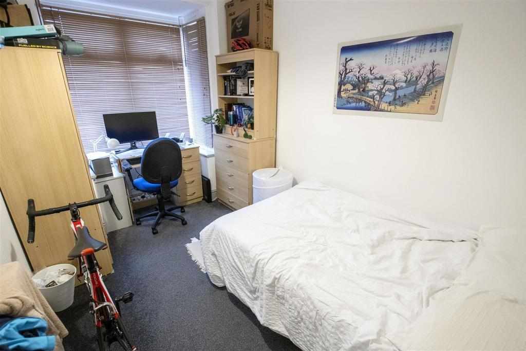 Flat Selly Hill Road in Birmingham