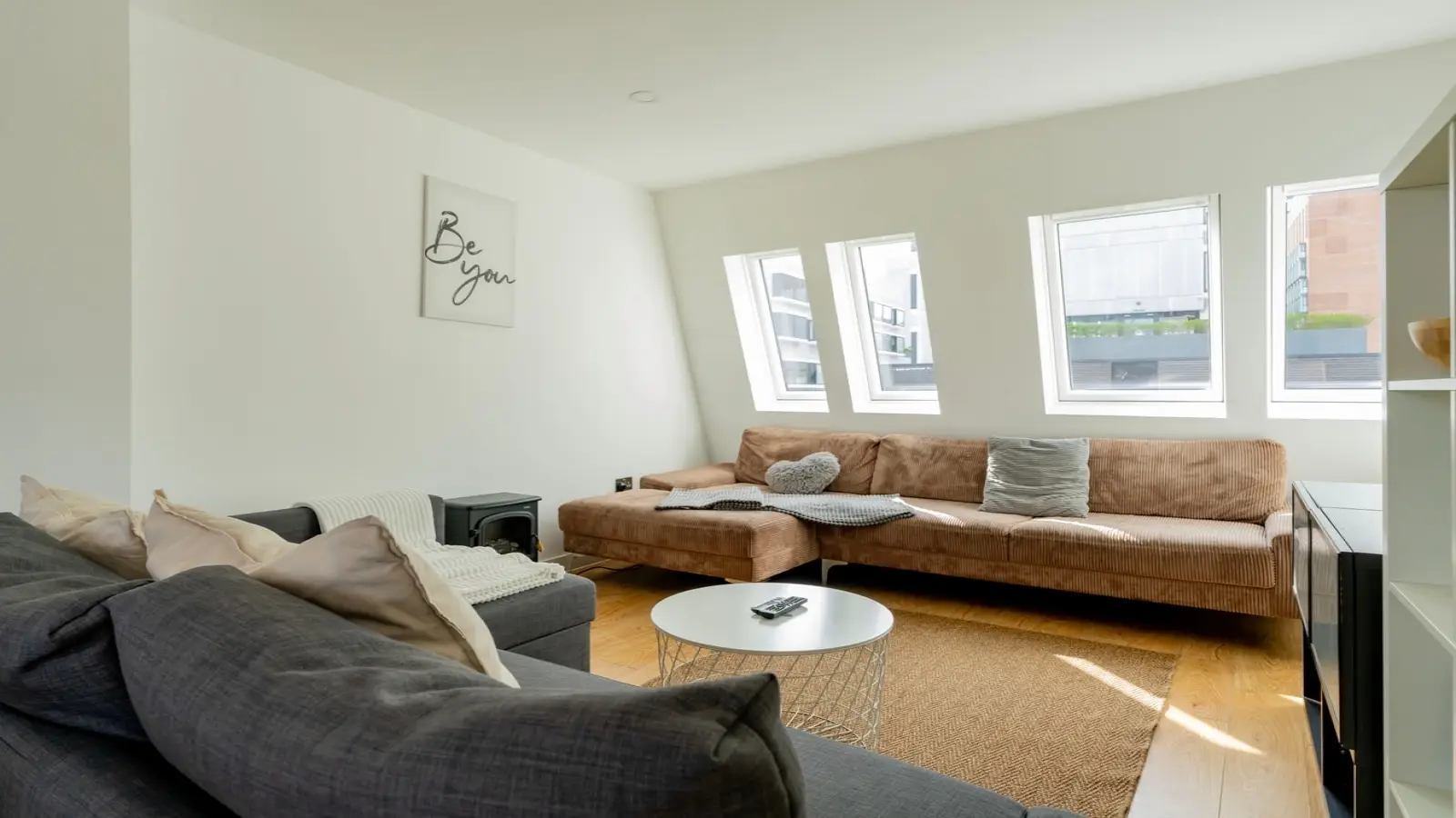 Flat Brunswick Place in Greater London