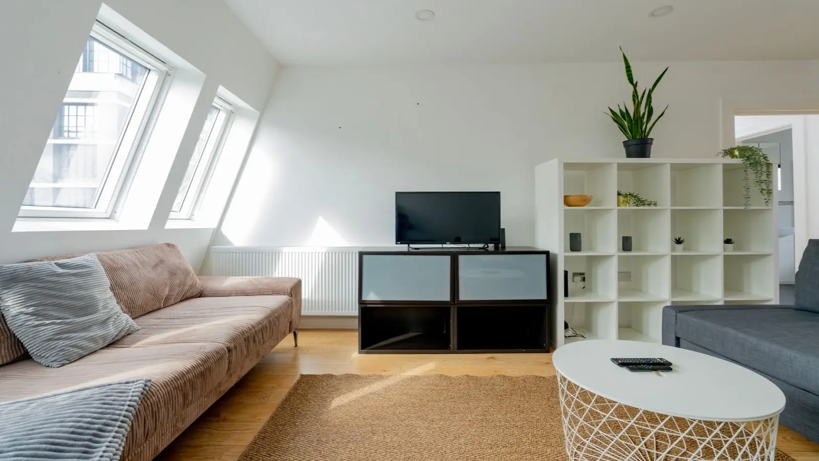 Flat Brunswick Place in Greater London