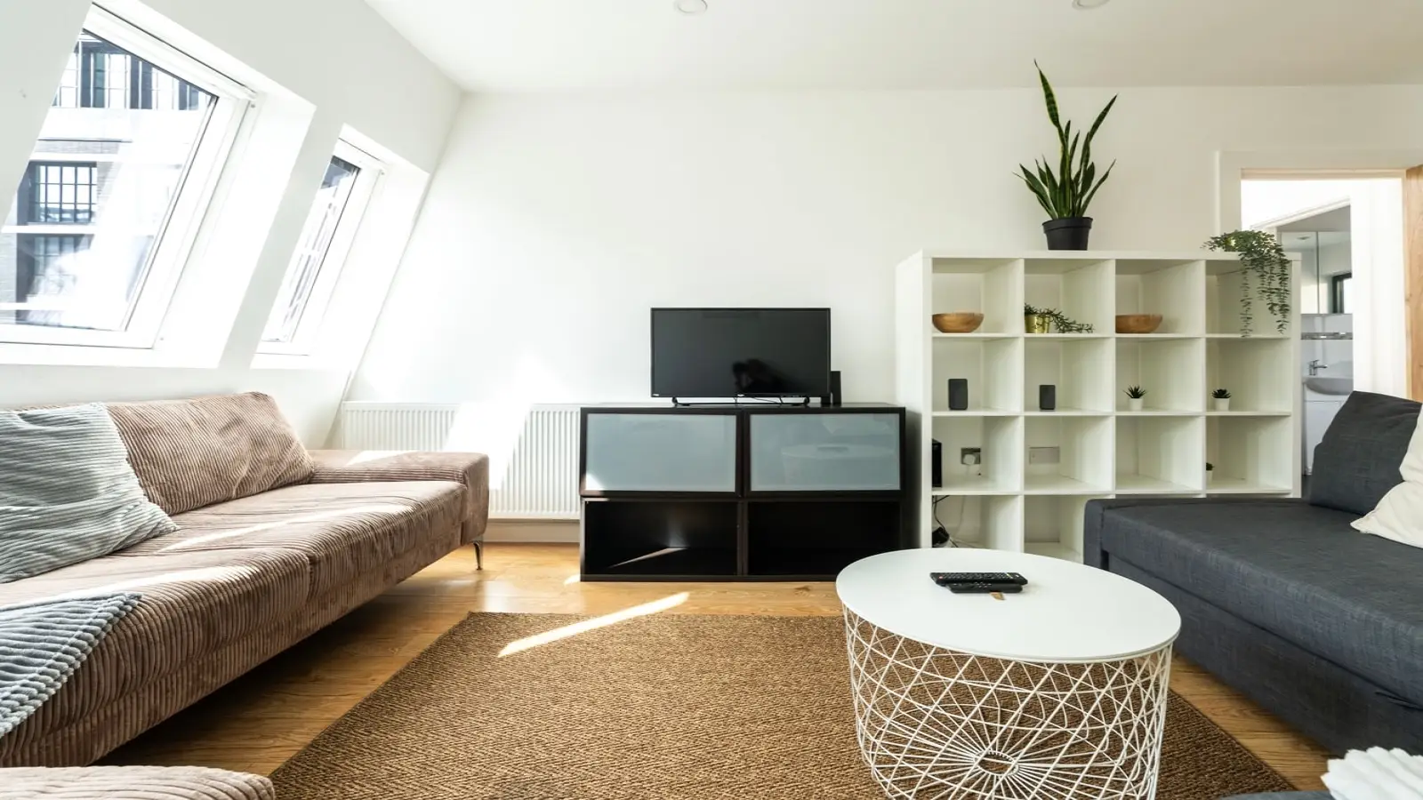 Flat Brunswick Place in Greater London