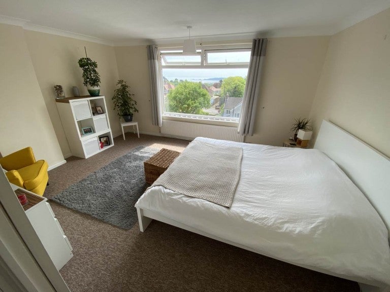 Flat Eversley Road in Swansea