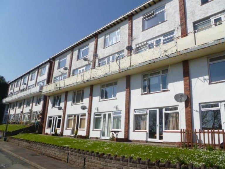 Flat Eversley Road in Swansea